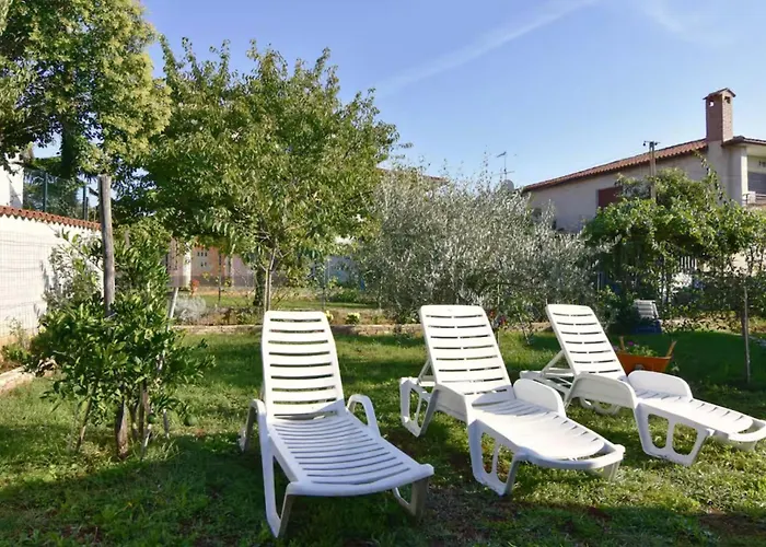 Cozy Flat With Garden Access In