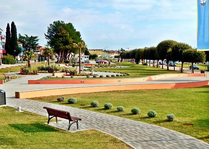 Cozy Flat With Garden Access In Apartman Umag