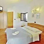 Appartement Cozy Flat With Garden Access In