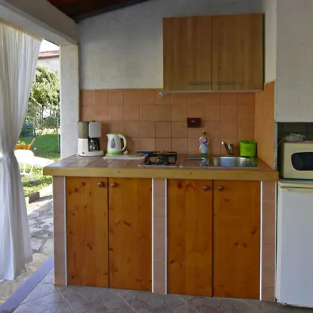 Cozy Flat With Garden Access In * Umag