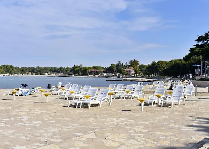 Cozy Flat With Garden Access In * Umag