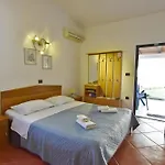 Cozy Flat With Garden Access In شقة