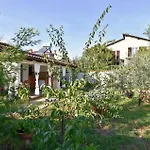Cozy Flat With Garden Access In