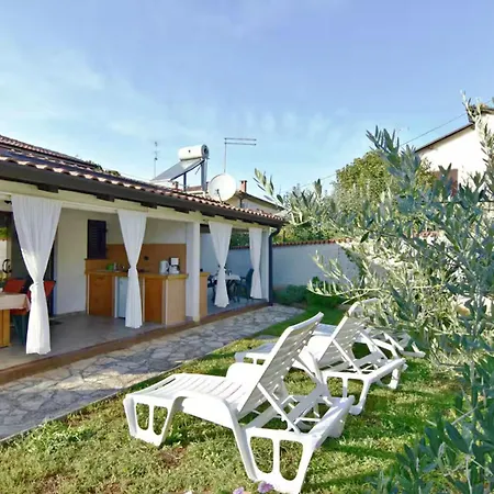 Cozy Flat With Garden Access In