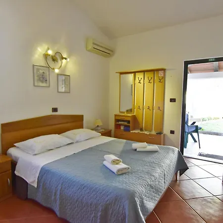 Cozy Flat With Garden Access In Daire