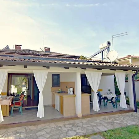 شقة Cozy Flat With Garden Access In *