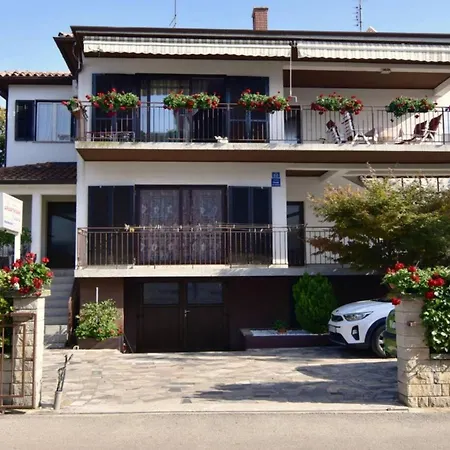 Cozy Flat With Garden Access In Daire *