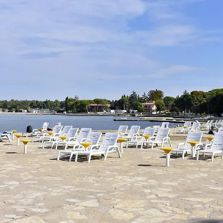 Cozy Flat With Garden Access In * Umag